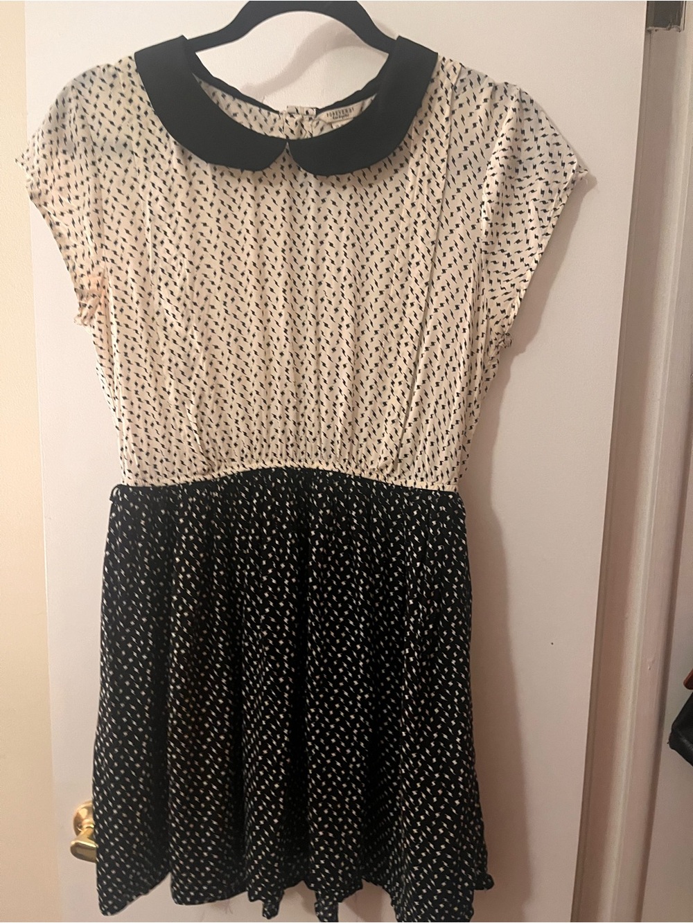 Forever 21 Black Collar White and Black Printed Dress